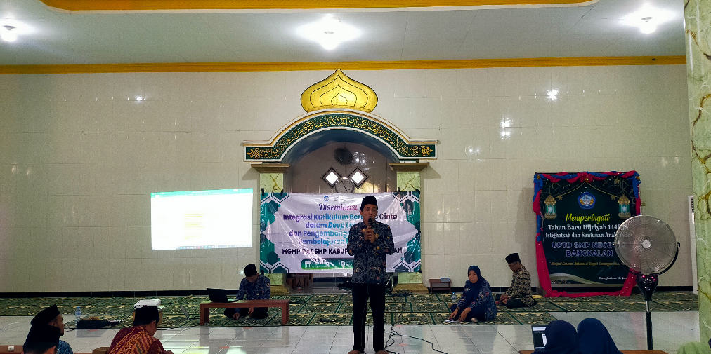 Diseminasi Bimtek Integrasi Kurikulum Berbasis Cinta (KBC) dalam Deep Learning serta Penyusunan Perangkat Pembelajaran PAI Berbasis Artificial Intelligence (AI)
